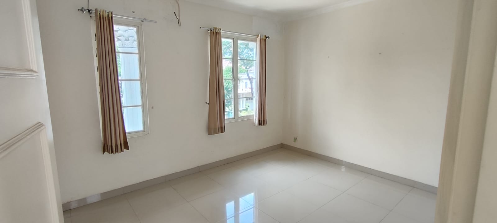 Rumah Disewakan di Cluster Oakwood Lippo Cikarang